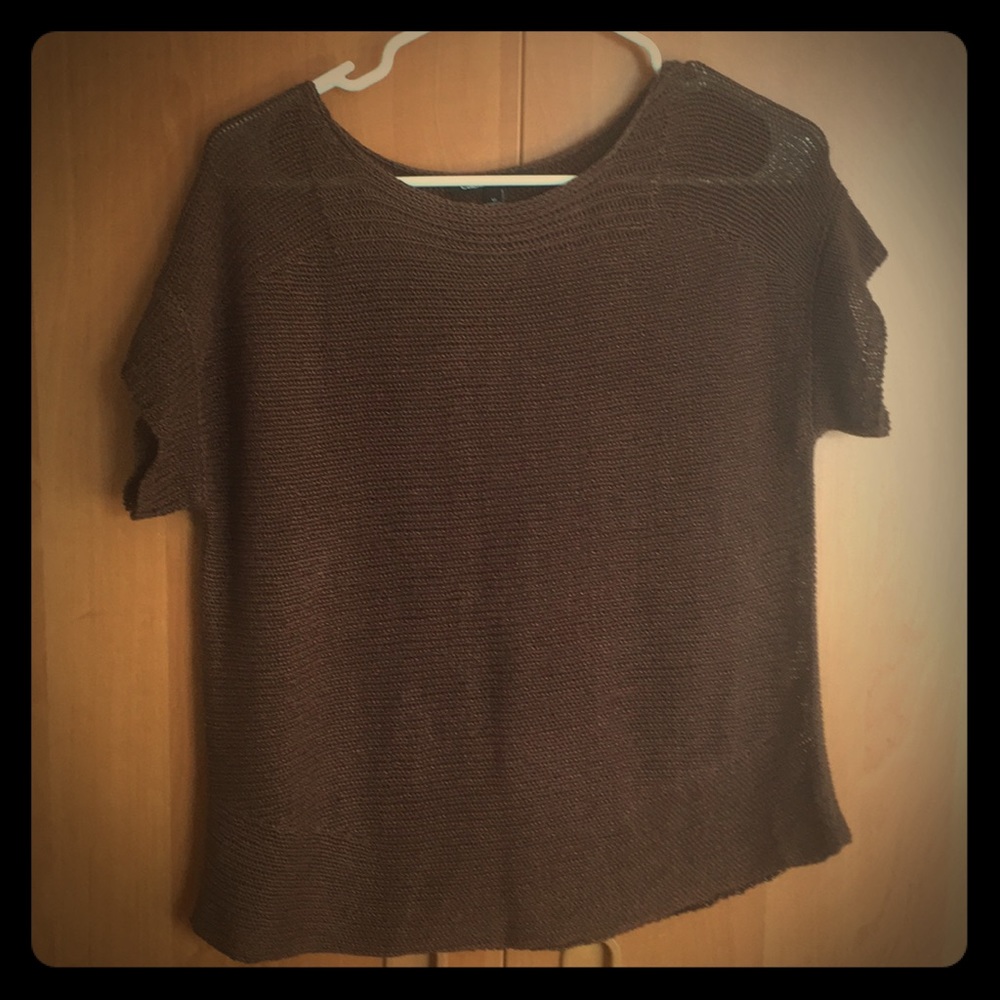 Short-sleeved sweater